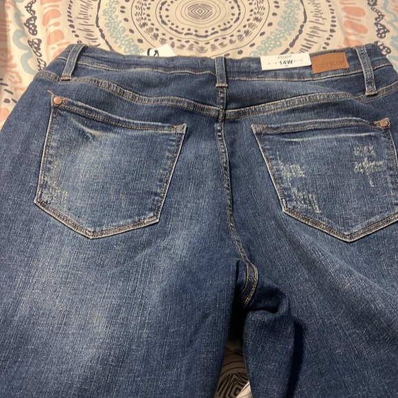 Judy Blue Mid Rise Jeans - Picture 3 of 6